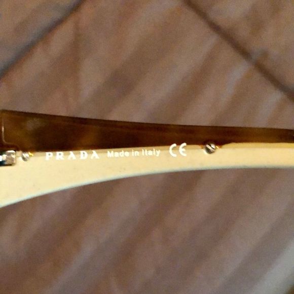 Prada sunshades - Picture 8 of 12